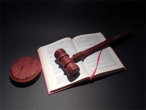 深圳律師談承包地轉租后被拆遷,賠償給誰