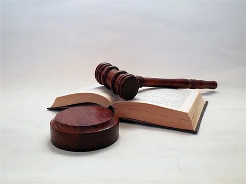 深圳打官司的龍華律師歸納聚眾斗毆案無罪裁判案例